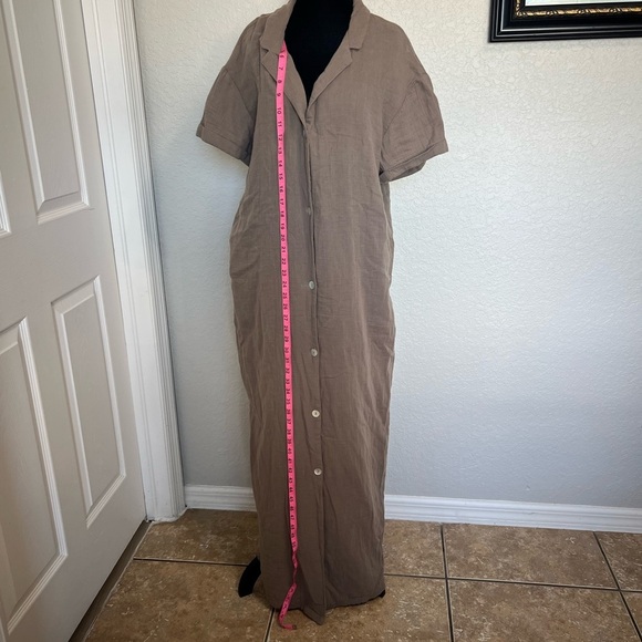 The Normal Brand Brown Textured Fabric I don’t have the belt - Picture 2 of 5